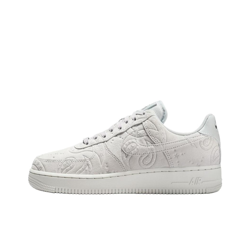 ナイキ エアフォース1 スケートボードシューズ レディース  - Nike Shoes Air Force 1 のレビューと価格